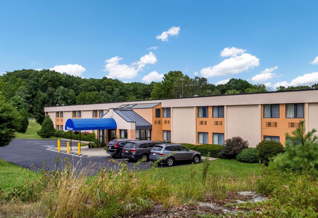 All Seasons Inn & Suites Smithfield Exterior photo